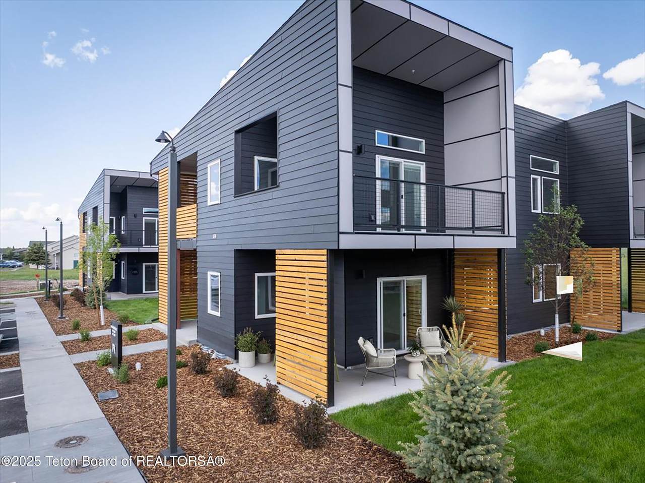 138 Larkspur Avenue - Photo 1