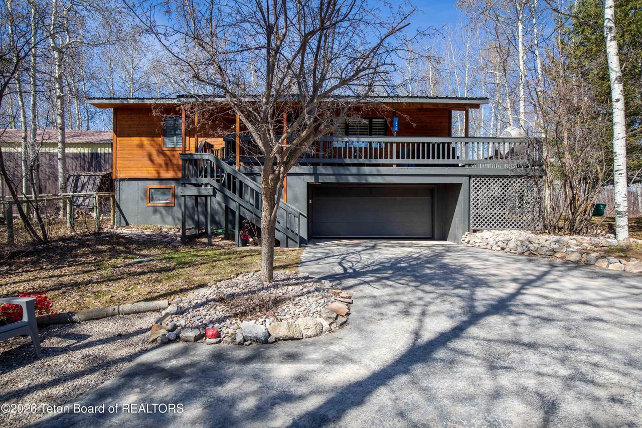 378 Sugar Loaf Drive - Photo 1