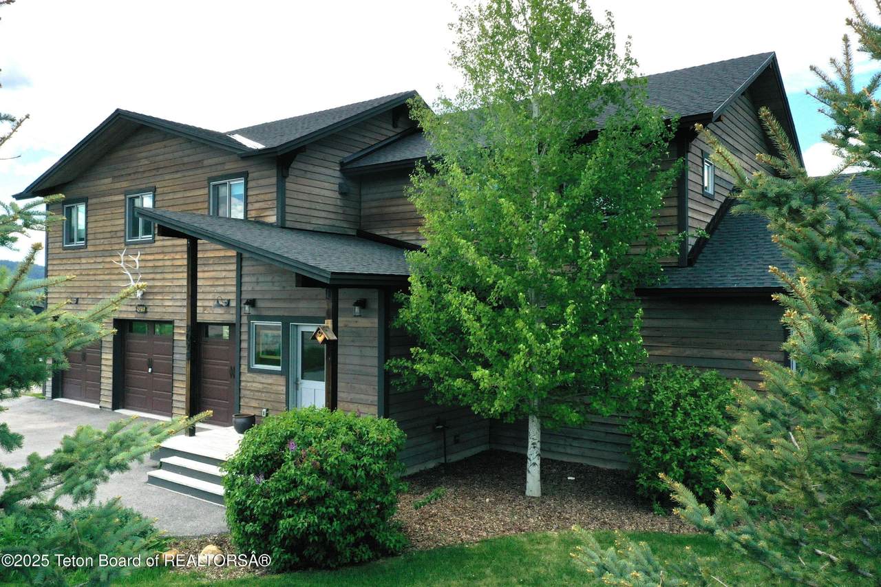 9075 Nesting Eagles Loop - Photo 1