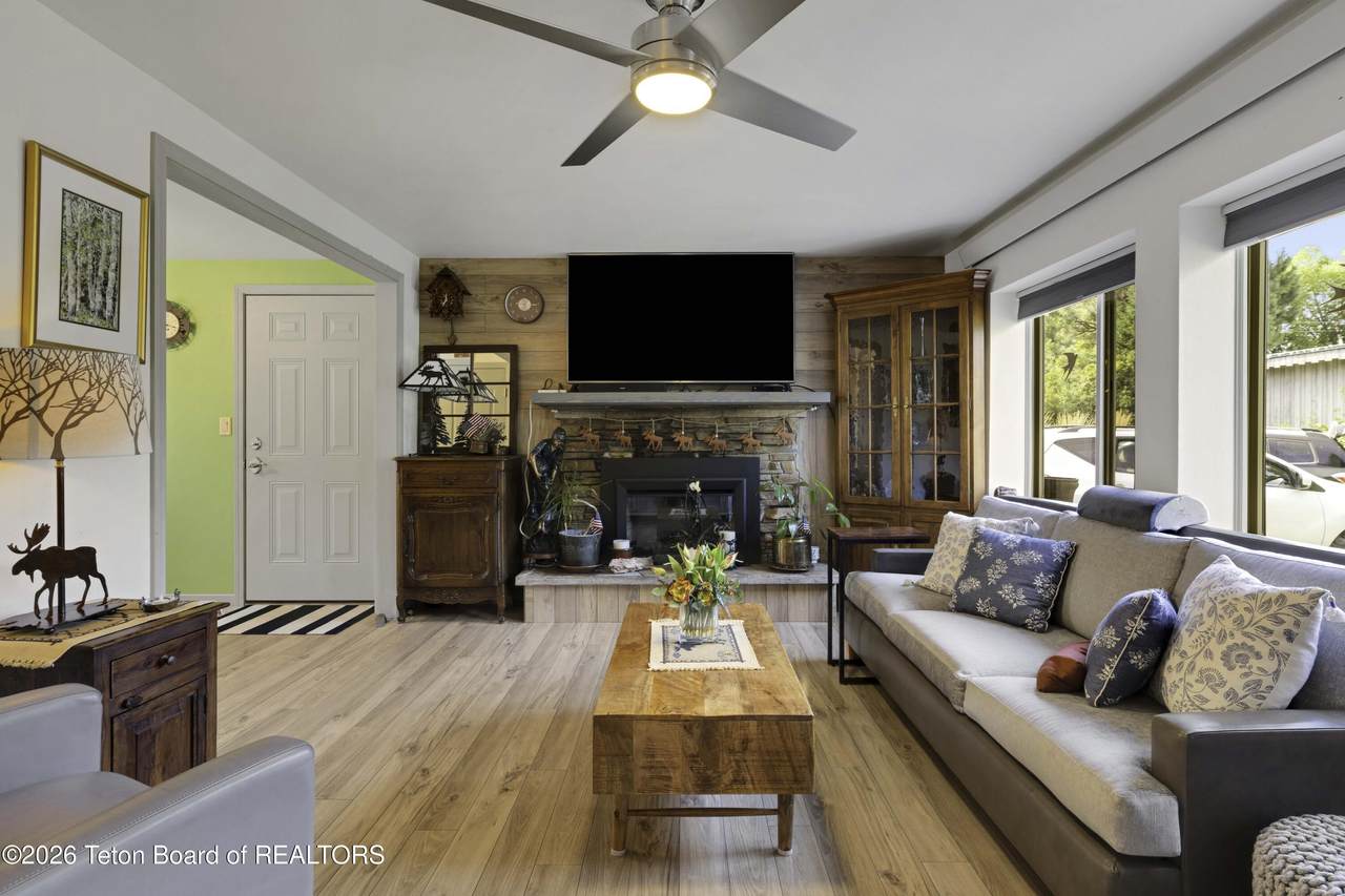 3850 Meadow Drive - Photo 1