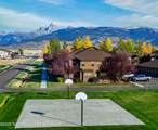 715 Moraine Court - Photo 45