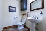 10206 2000 W - Photo 24