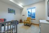 10206 2000 W - Photo 45