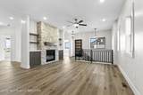 1015 Iroquois Avenue - Photo 5
