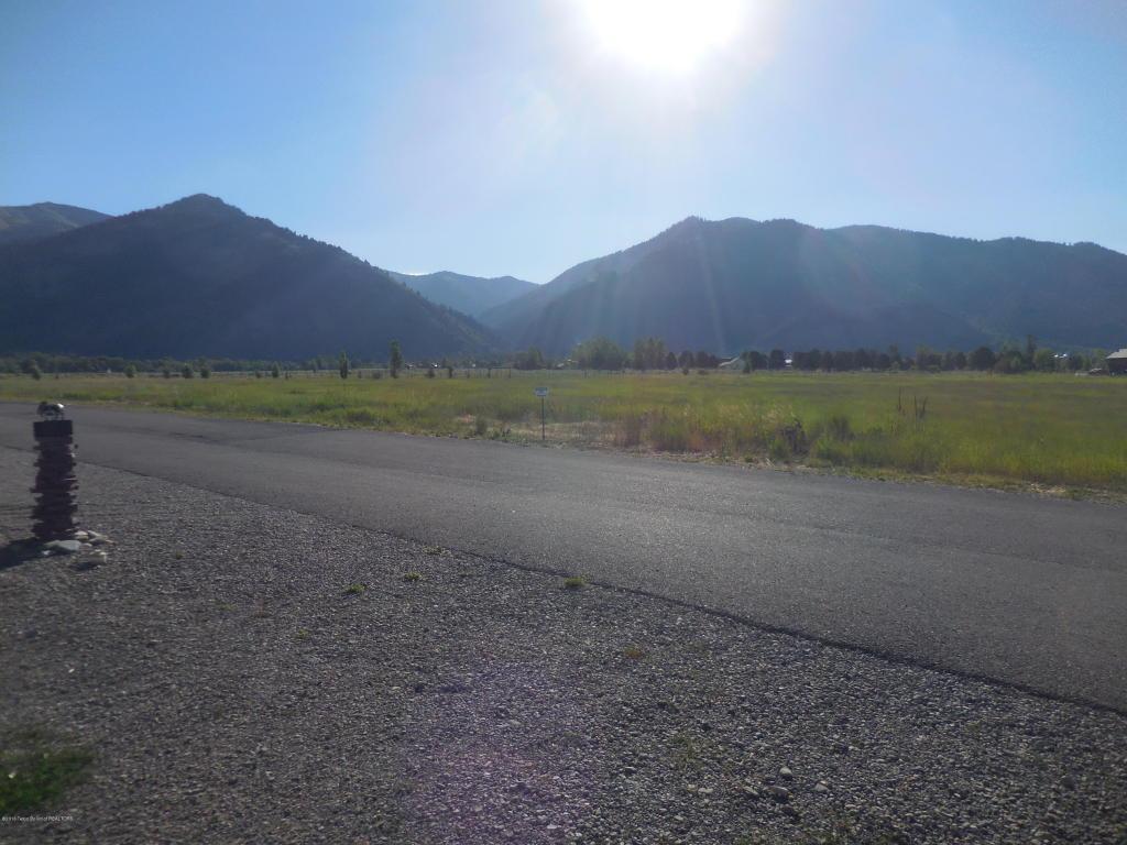 Cottonwood Ct - Photo 1