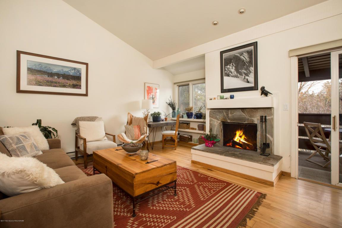 3920 Lake Creek Dr - Photo 1