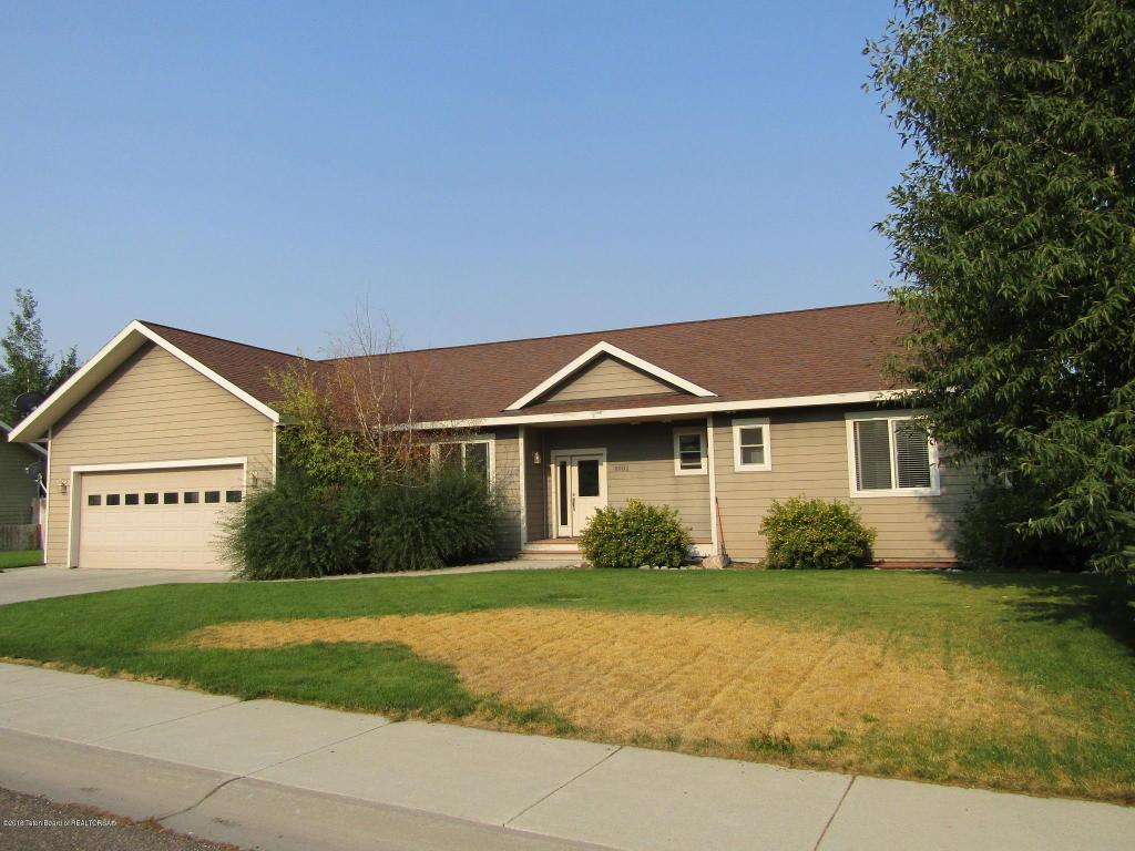 8902 Avery Dr - Photo 1