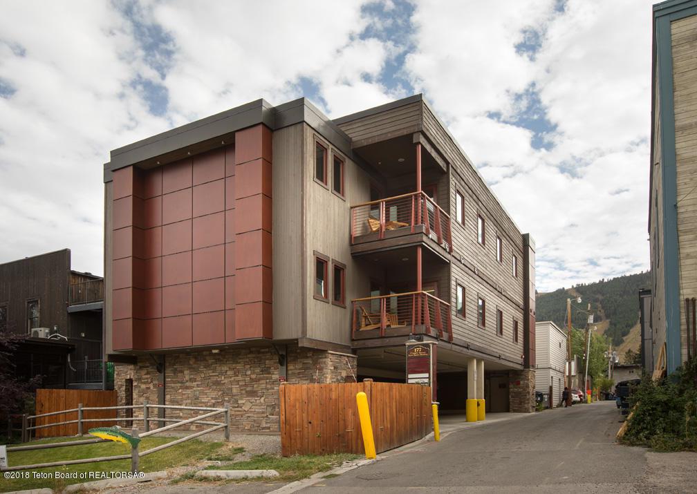 177 Center St - Photo 1