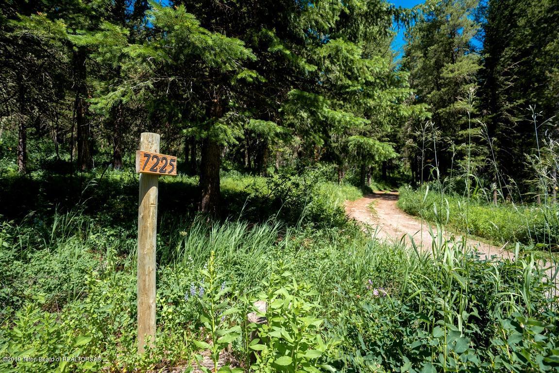7225 Trail Creek Rd - Photo 1