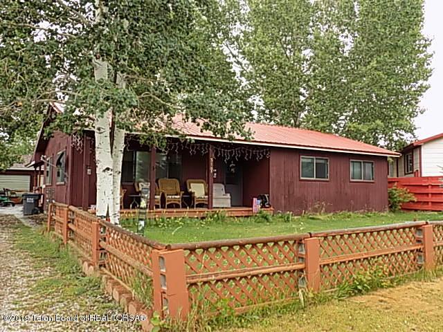 318 Lincoln Ave - Photo 1