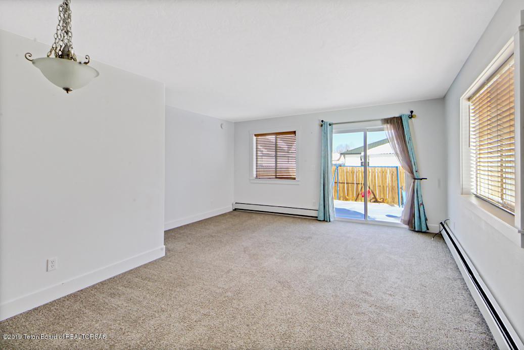 325 Cole Ave - Photo 1