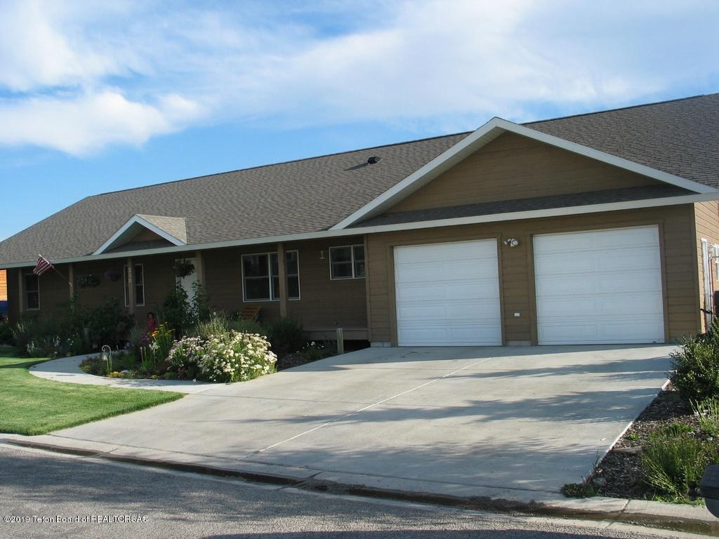 230 Spruce St - Photo 1