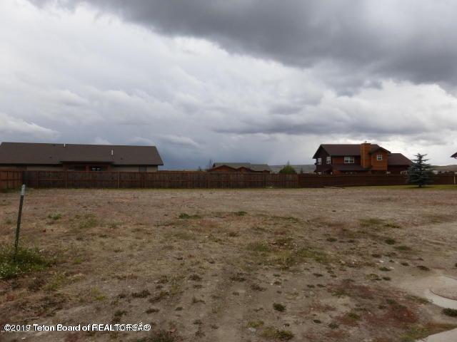 184 Spruce St - Photo 1