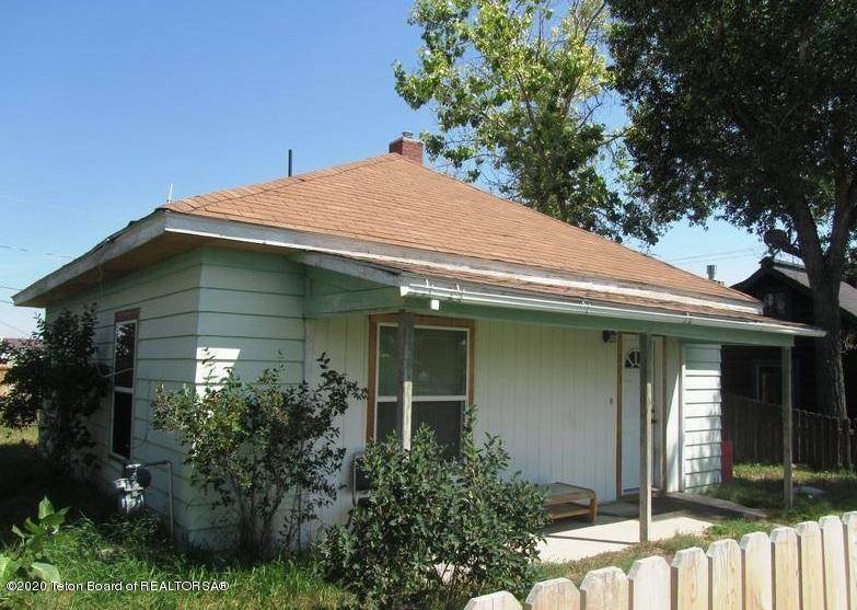 311 Smith Ave - Photo 1