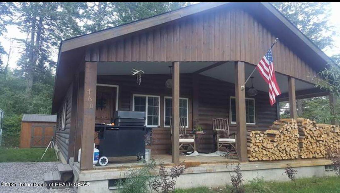 760 Spruce Dr - Photo 1