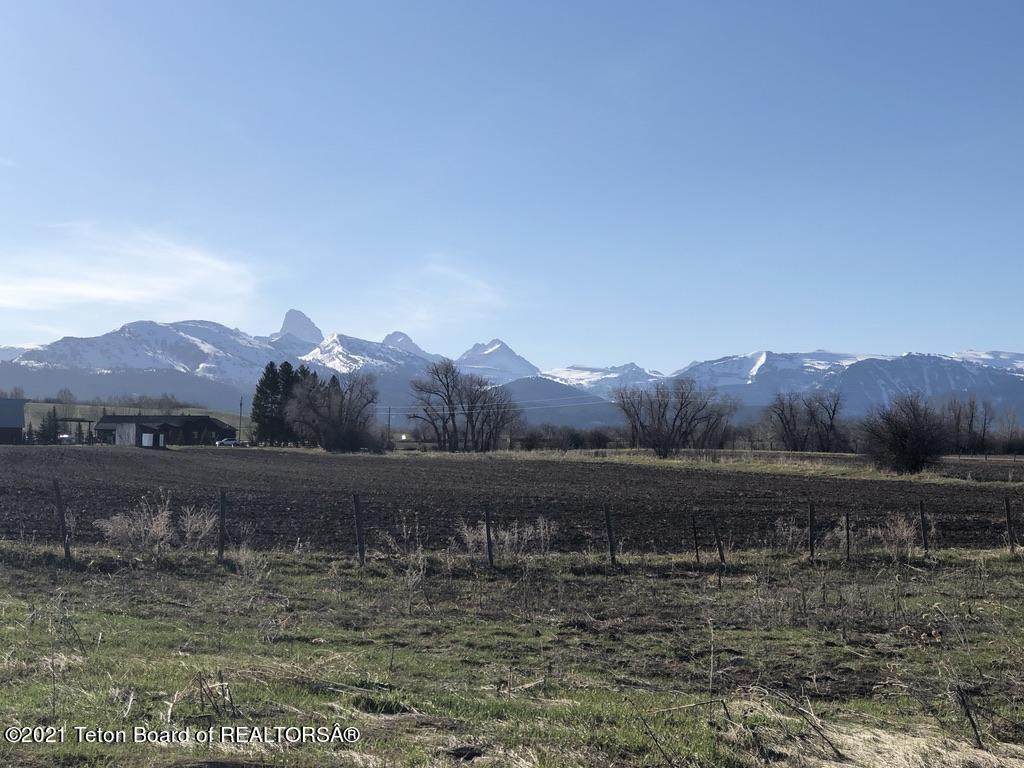 788 Arrowhead Rd - Photo 1