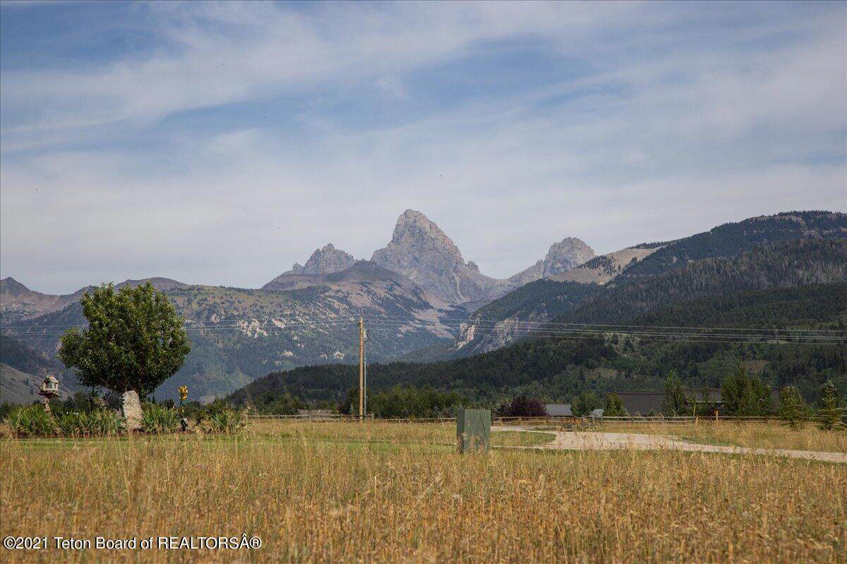 2495 Sunrise Drive - Photo 1