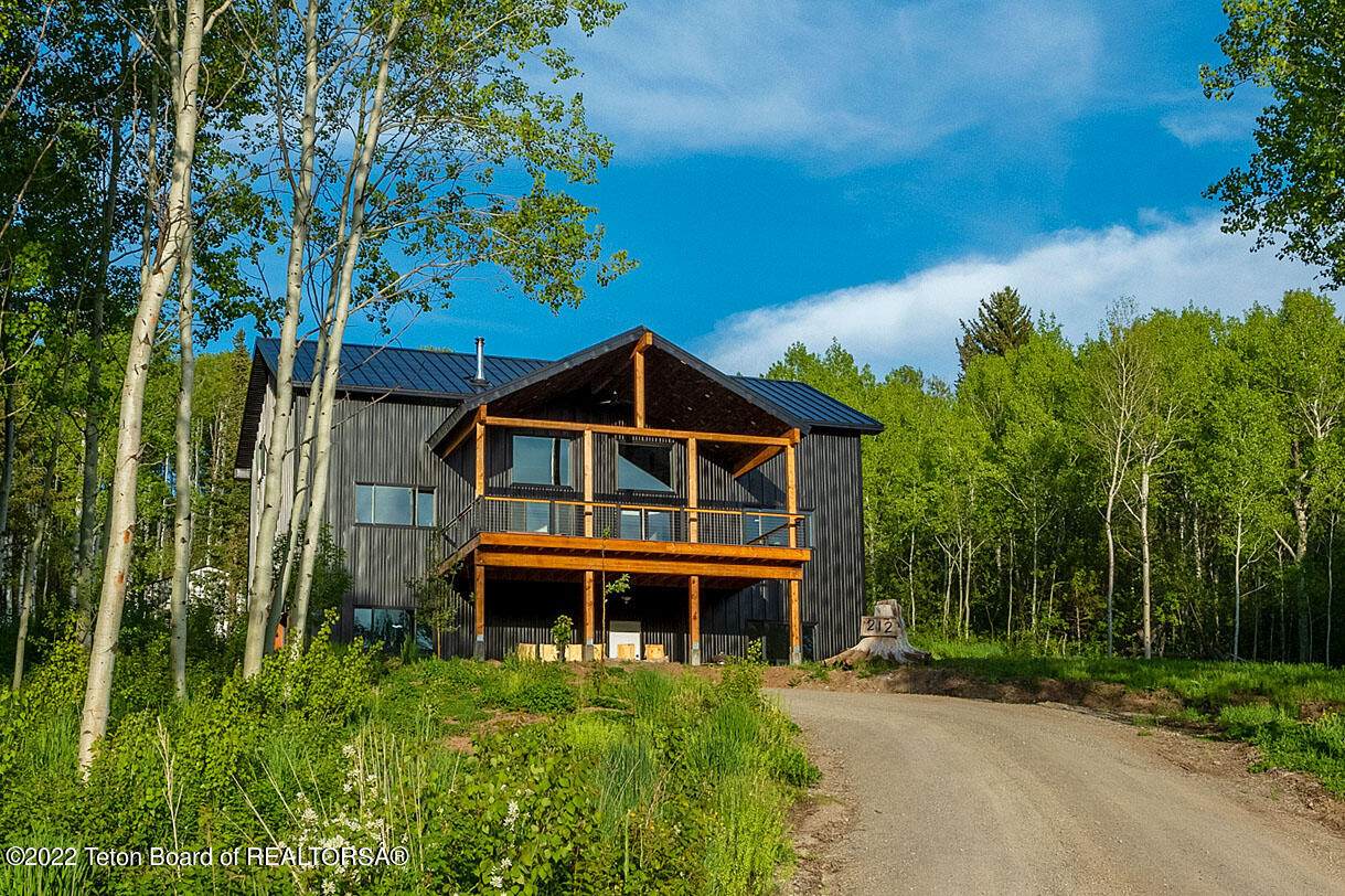 212 Aspen Hills Drive - Photo 1