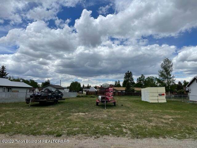 382 Shanley Ave - Photo 1