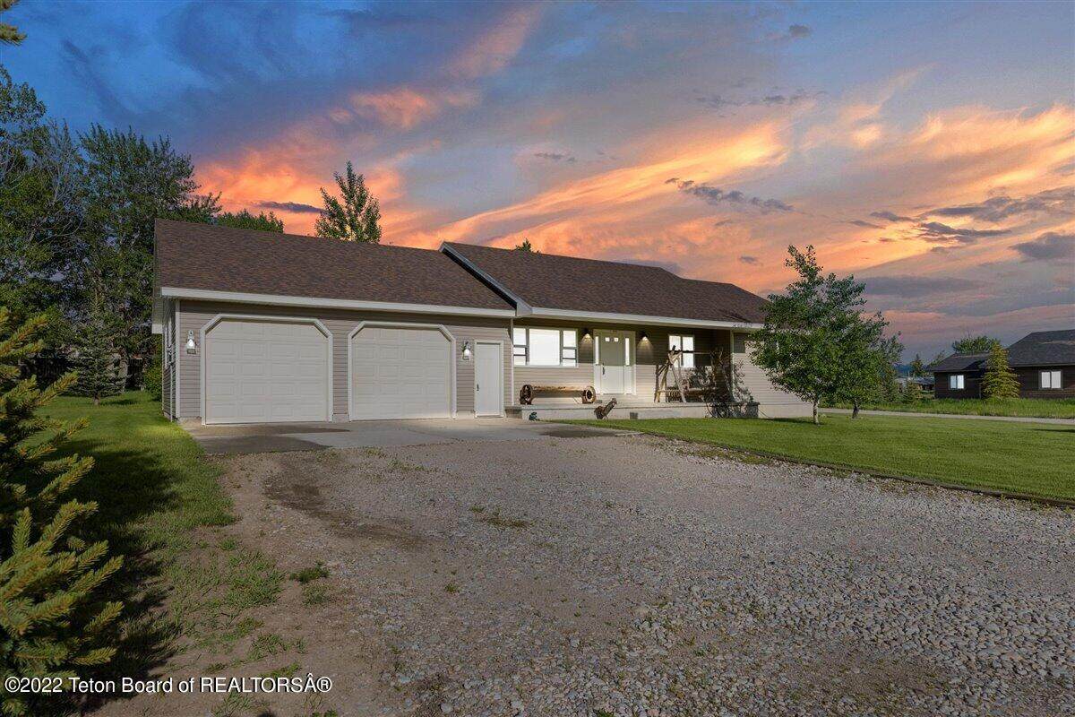 6475 5TH St - Photo 1