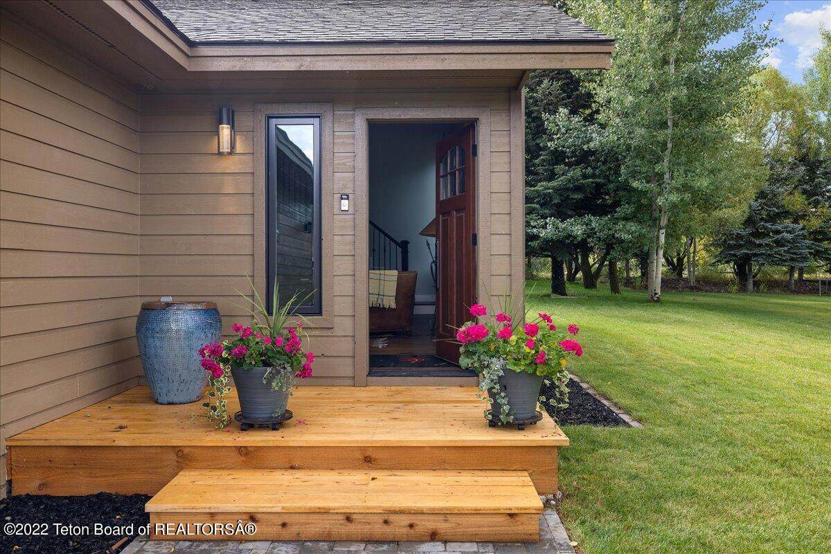 860 Seneca Ln - Photo 1