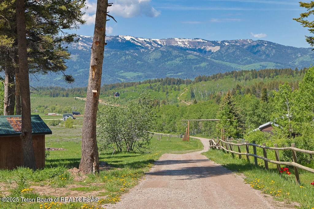 https://bt-photos.global.ssl.fastly.net/teton/1280_boomver_1_25-1235-2.jpg