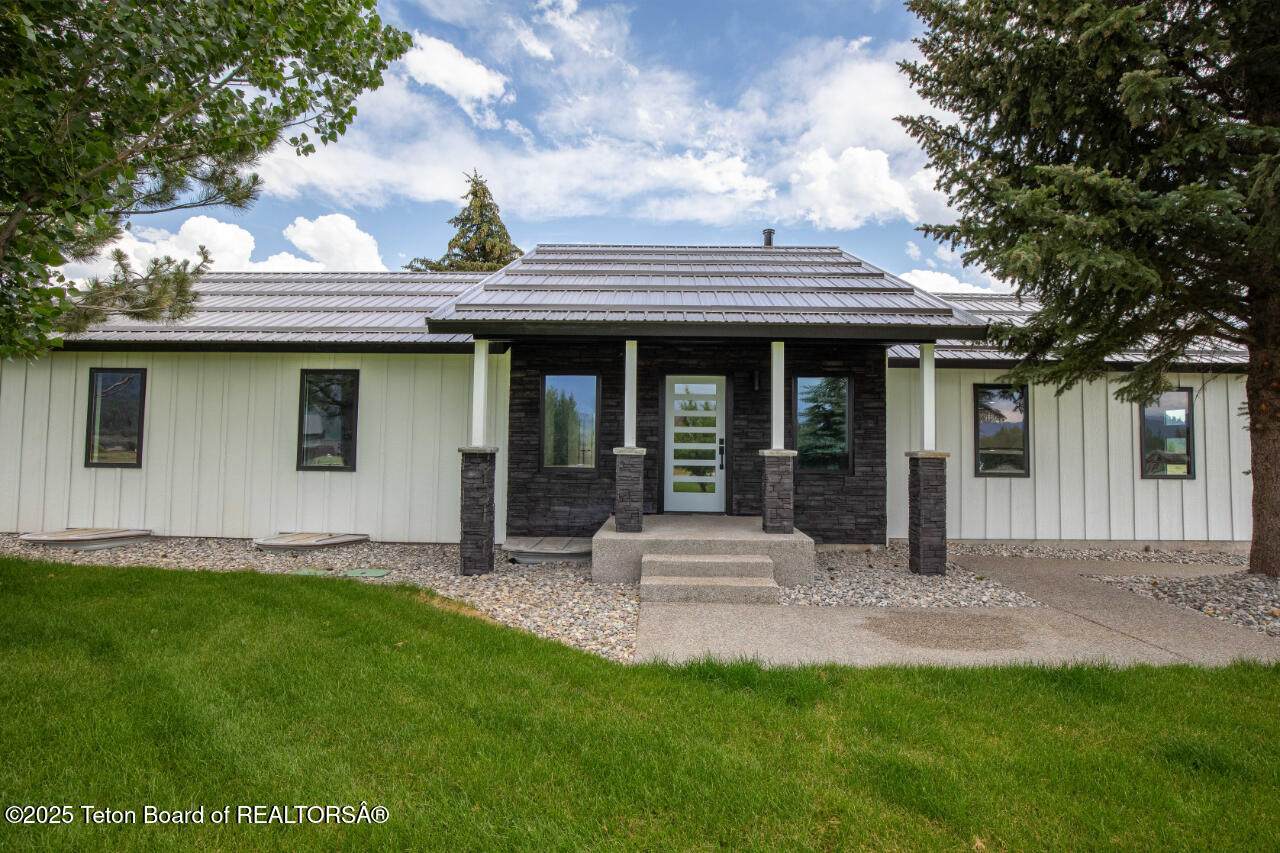 149 Larkspur - Photo 1