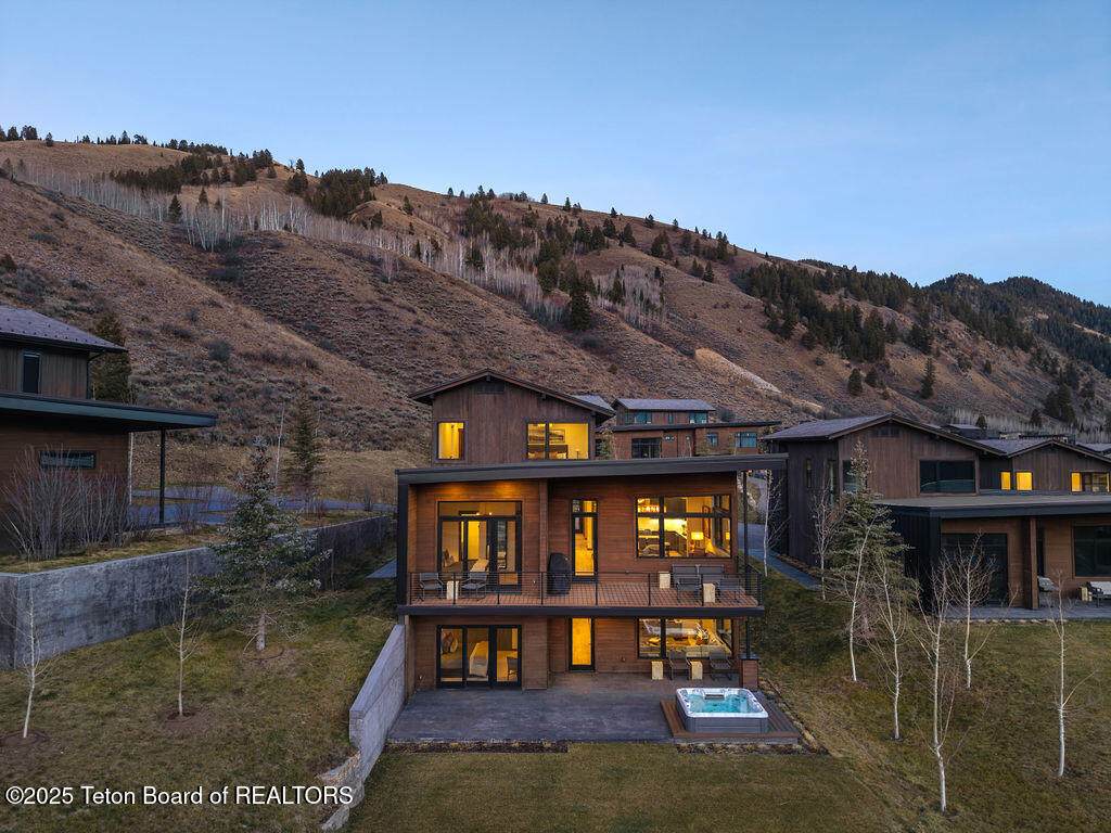 https://bt-photos.global.ssl.fastly.net/teton/orig_boomver_1_25-1813-2.jpg