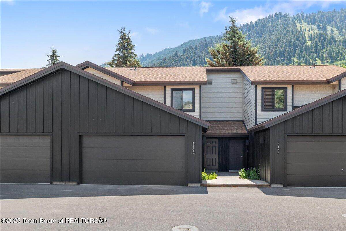 816 Powderhorn Lane - Photo 1
