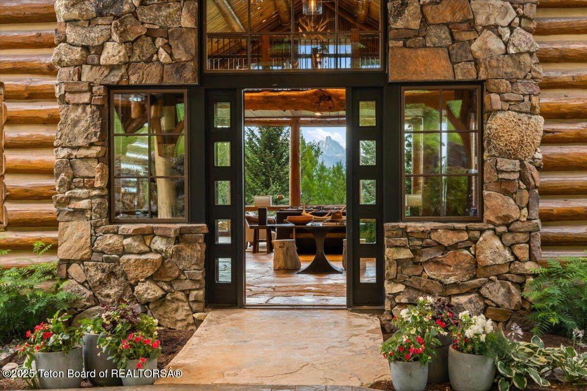 https://bt-photos.global.ssl.fastly.net/teton/orig_boomver_1_25-2019-2.jpg