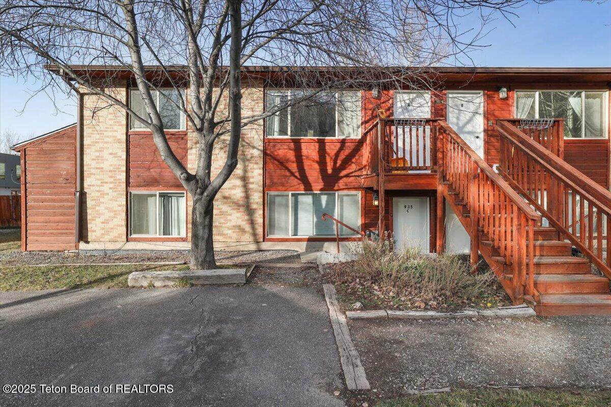 935 Smith Lane - Photo 1