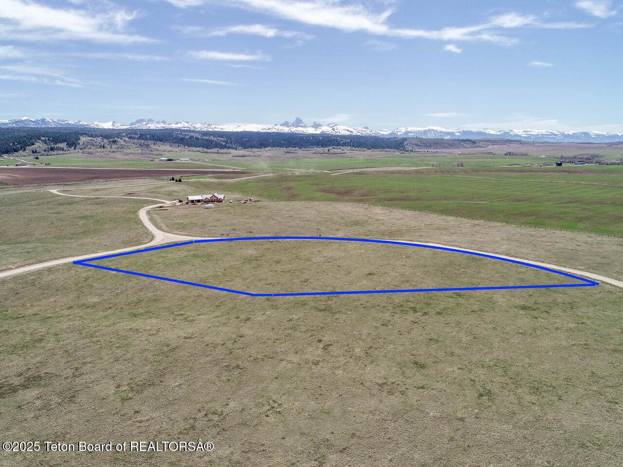 2790 Pheasant Drive - Photo 1