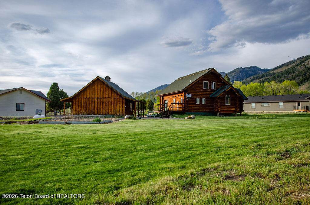 https://bt-photos.global.ssl.fastly.net/teton/orig_boomver_1_26-1002-2.jpg