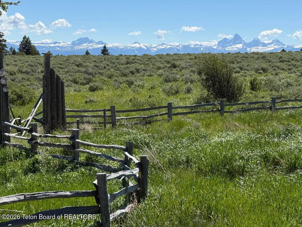https://bt-photos.global.ssl.fastly.net/teton/orig_boomver_1_26-1499-2.jpg