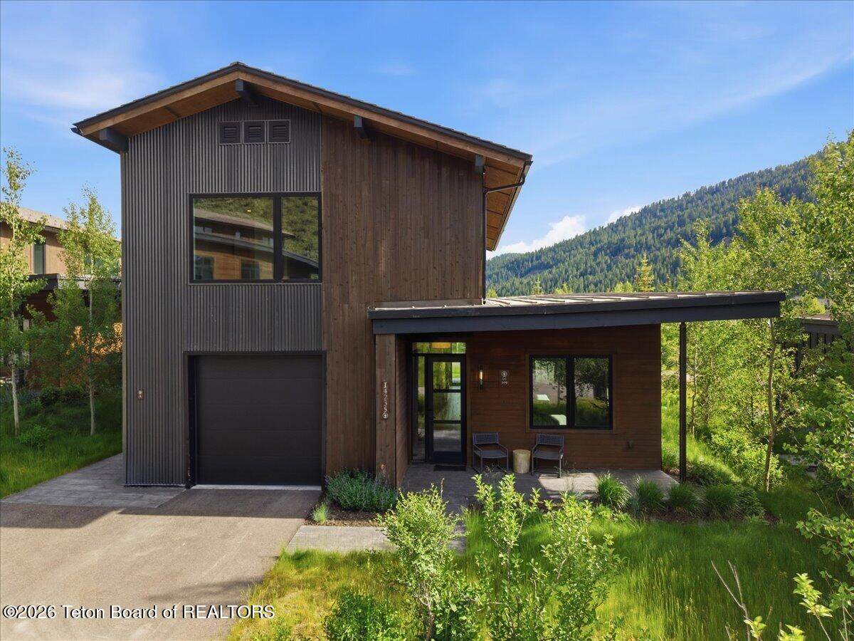 https://bt-photos.global.ssl.fastly.net/teton/orig_boomver_1_26-1585-2.jpg