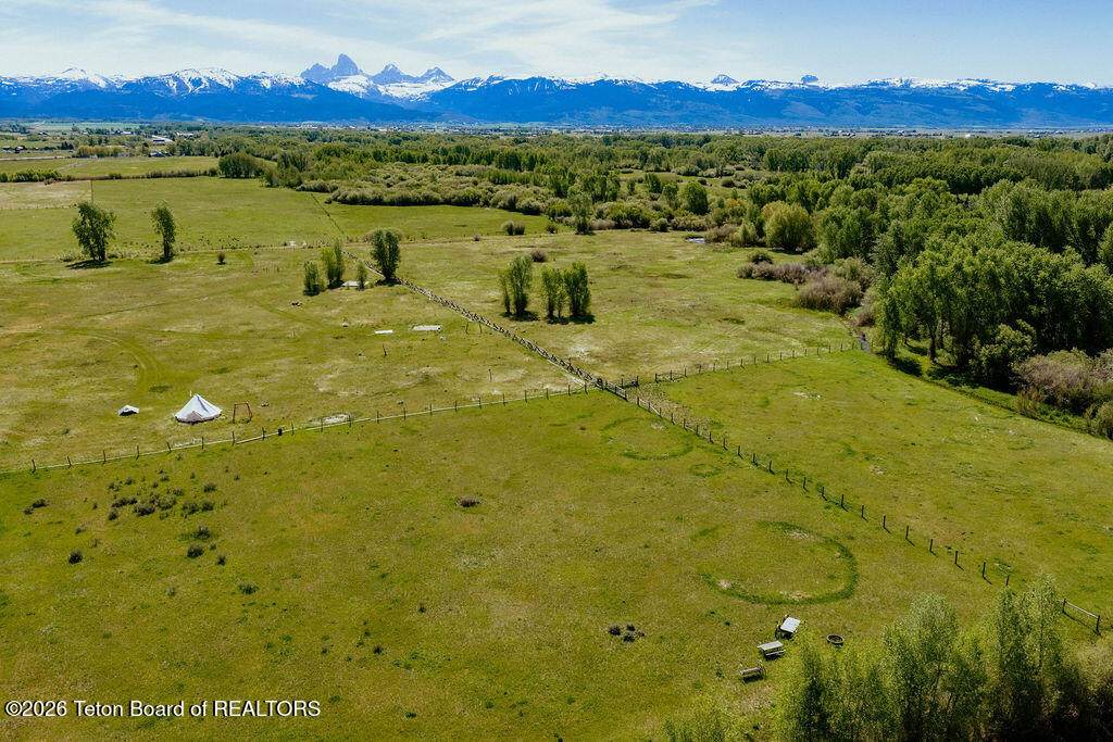 https://bt-photos.global.ssl.fastly.net/teton/orig_boomver_1_26-1618-2.jpg