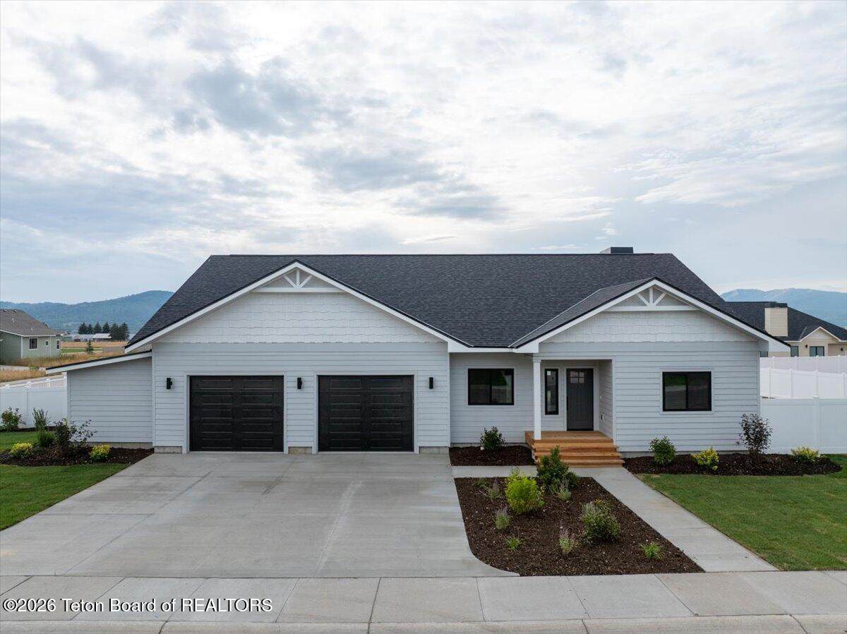 8866 Avery Drive - Photo 1