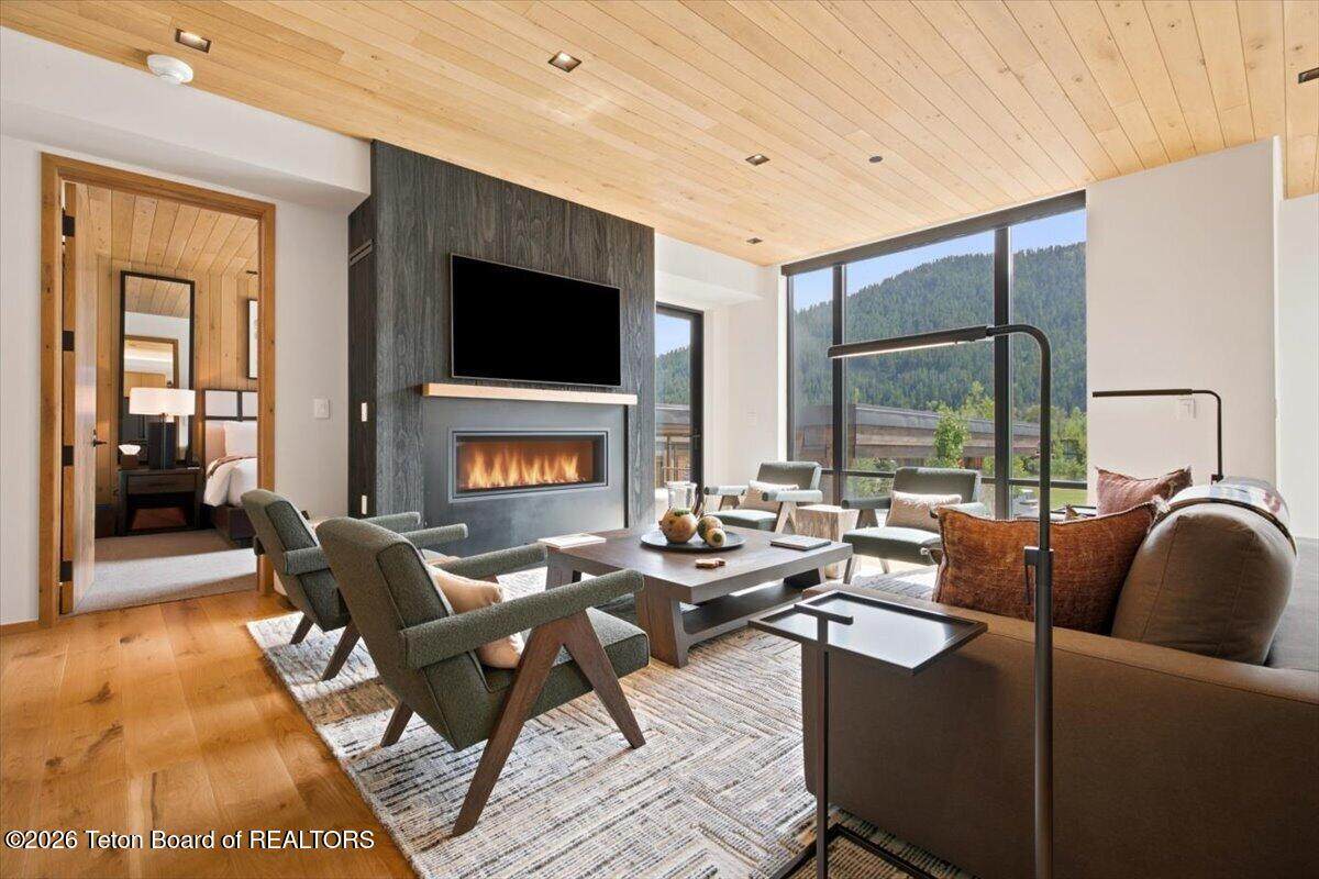 https://bt-photos.global.ssl.fastly.net/teton/1280_boomver_1_26-1765-2.jpg