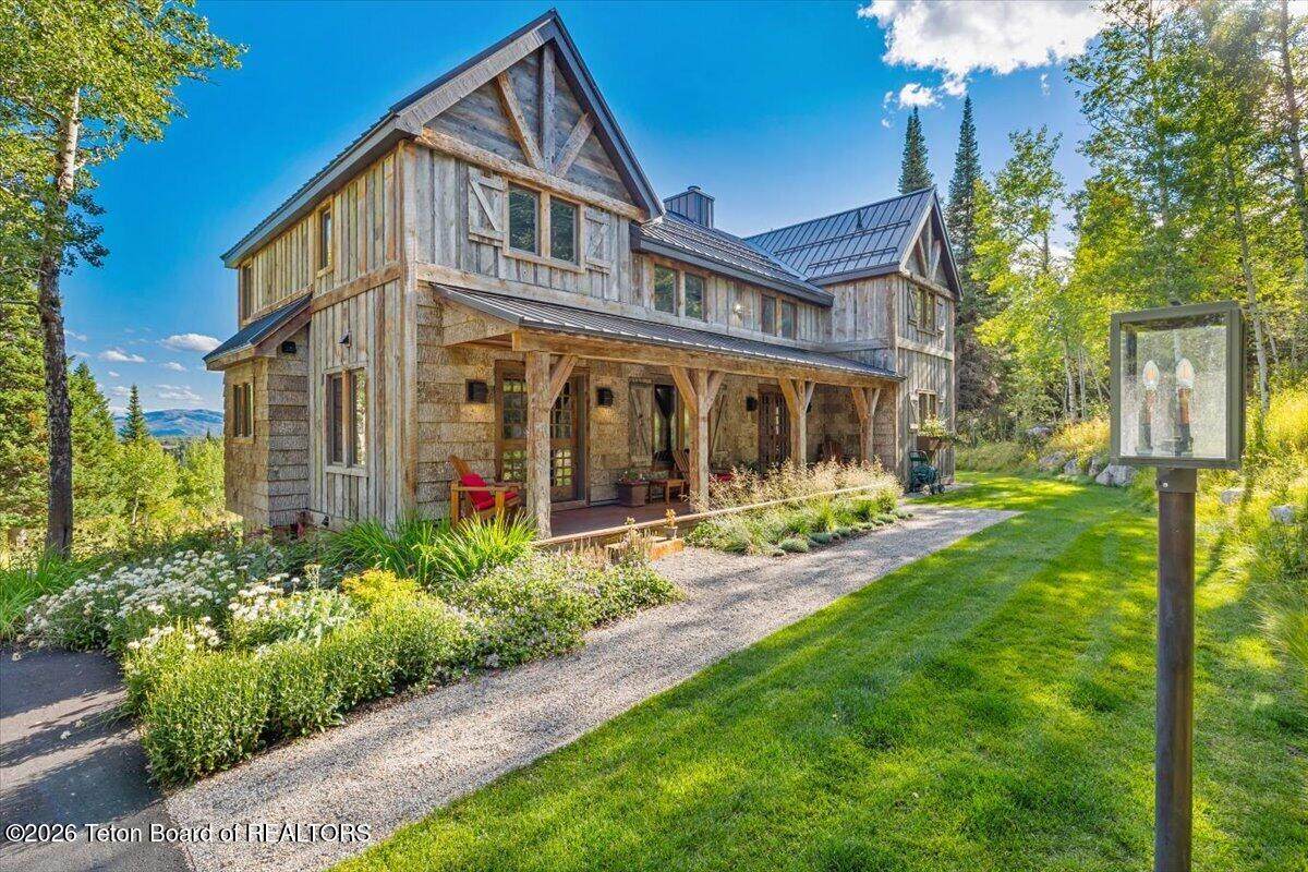 https://bt-photos.global.ssl.fastly.net/teton/orig_boomver_1_26-1779-2.jpg