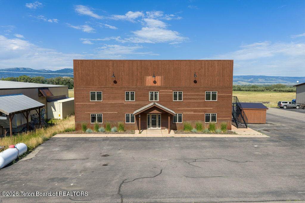https://bt-photos.global.ssl.fastly.net/teton/orig_boomver_1_26-2027-2.jpg