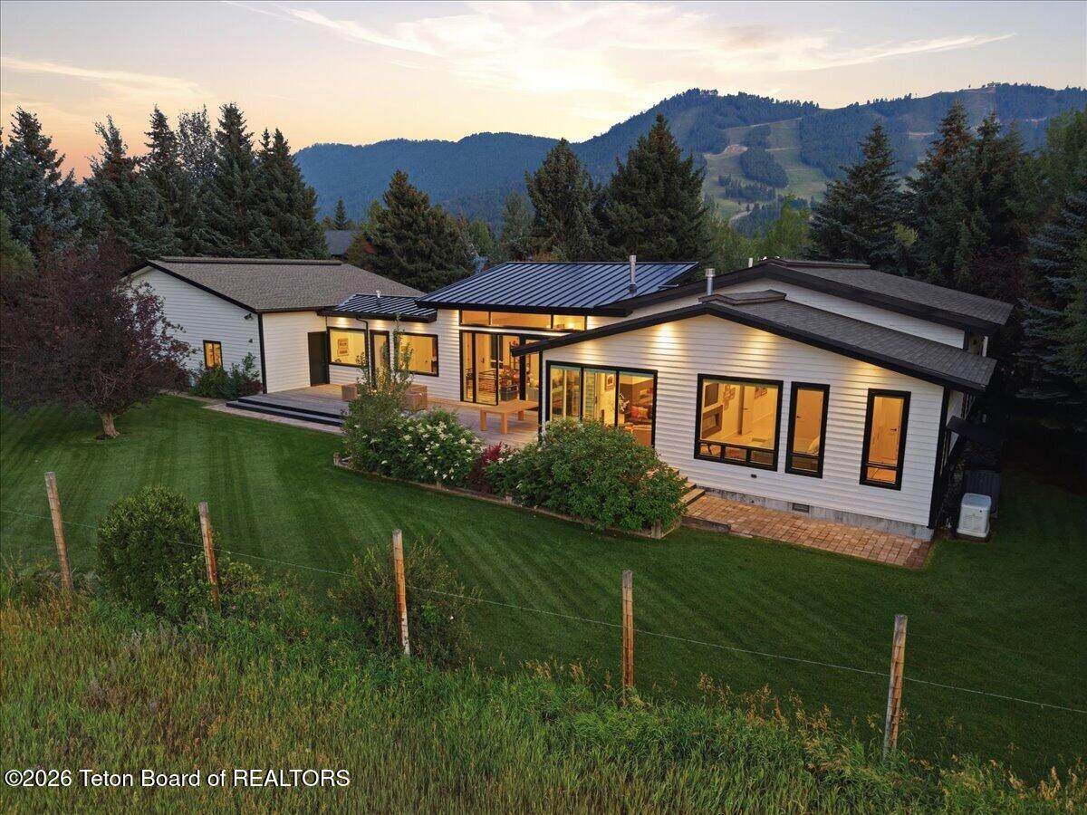 https://bt-photos.global.ssl.fastly.net/teton/orig_boomver_1_26-2124-2.jpg