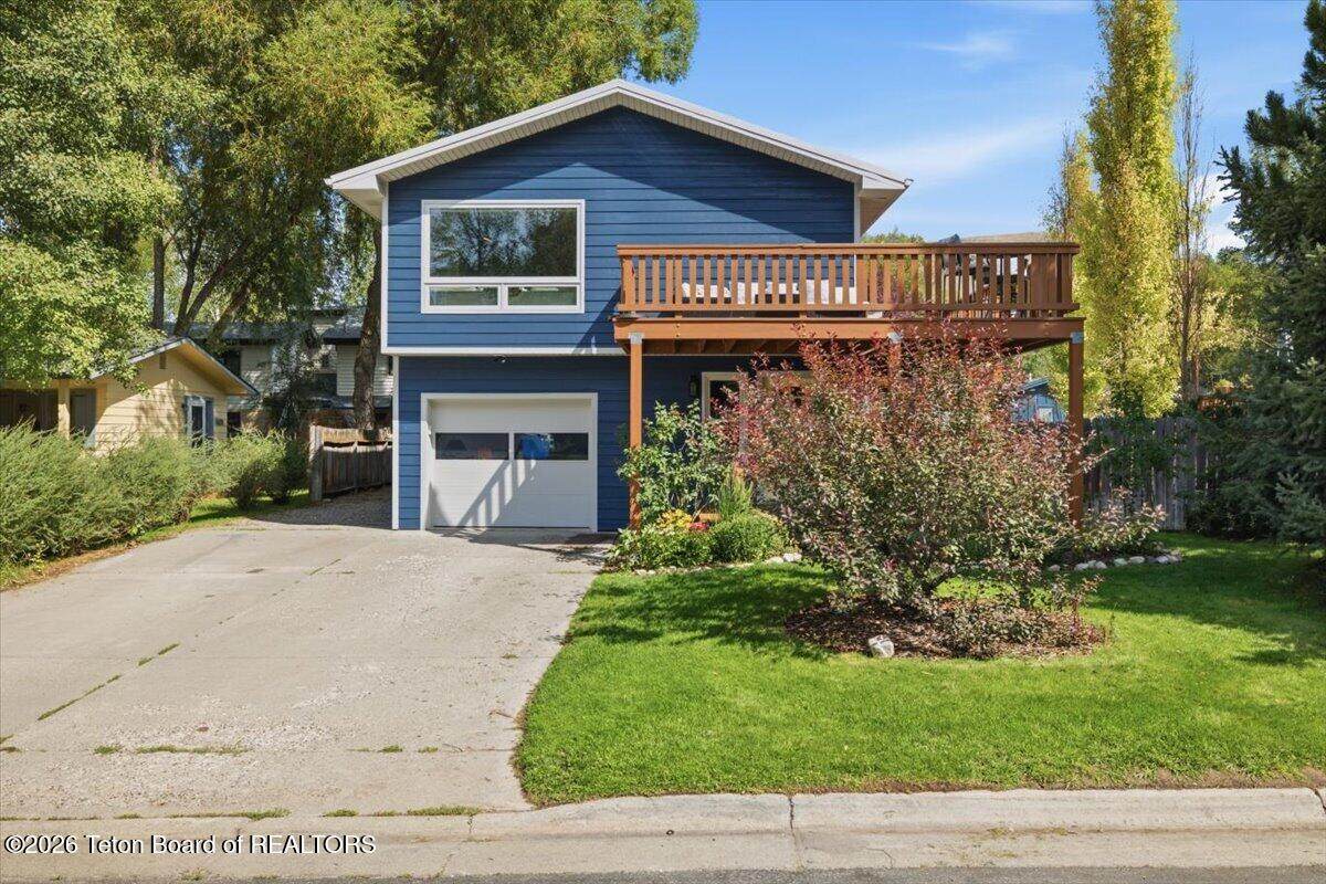 220 Crabtree Lane - Photo 1
