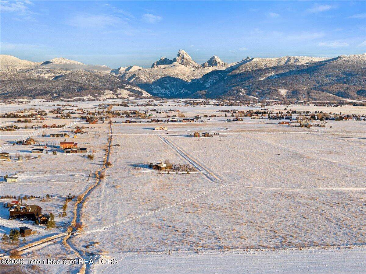 443 Treasure Mountain Loop - Photo 1