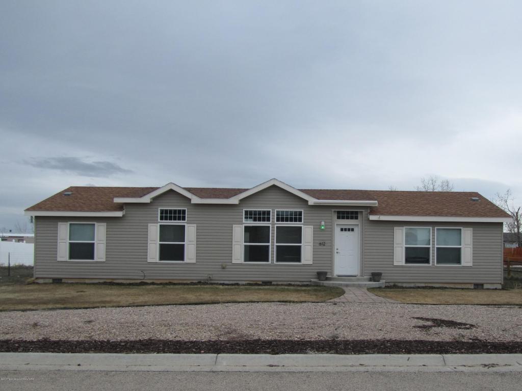 612 Kenneth St - Photo 1