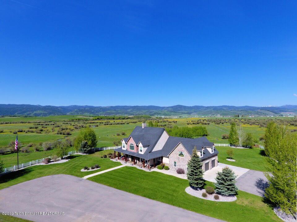 555 Stonecreek Lane - Photo 1