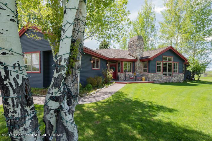 720 Sagebrush Dr - Photo 1