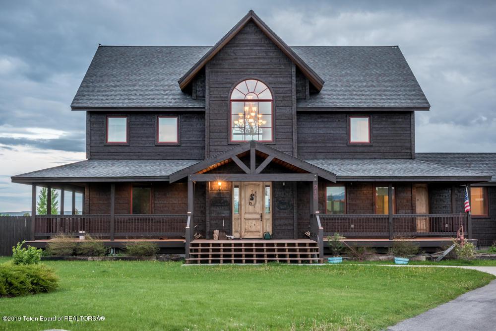 210 Tee Cir - Photo 1
