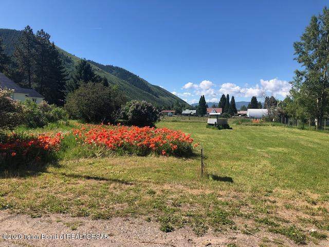 258 5TH Ave - Photo 1