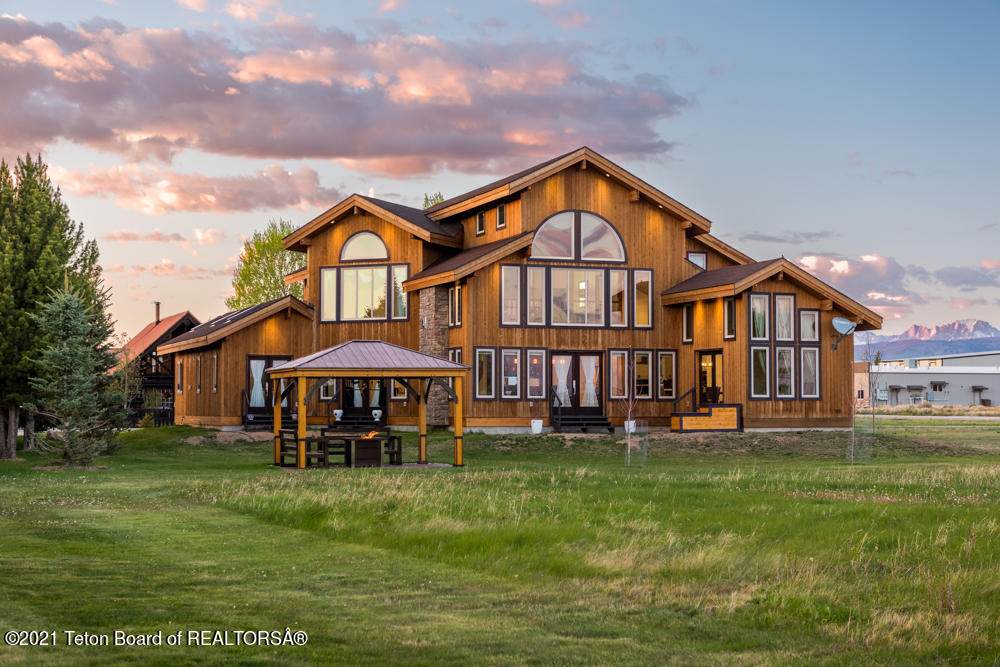 1307 Club House Rd - Photo 1