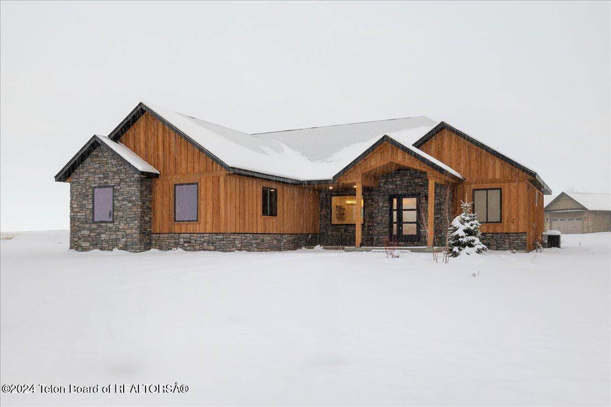 1021 Farmers Trail - Photo 1